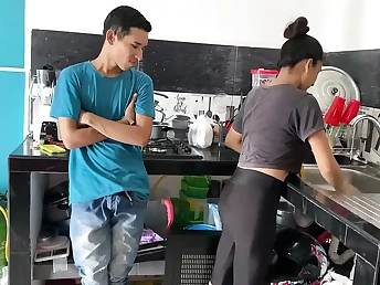 Stepbrother's tight pussy drips with jizz in the kitchen - My Stepbrother's 18-year-old sister gets a creampie from