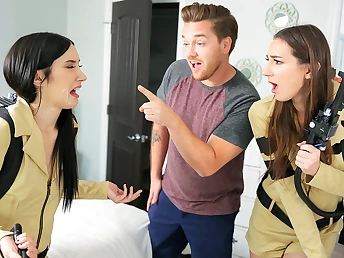 Step Sister Gets Ghost Slimed - S17:E7