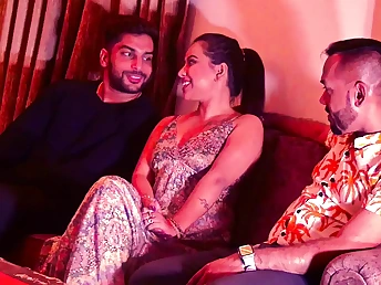 Desi doll with two boyfriends, with utter Hindi audio, Trio-Way banging sesh