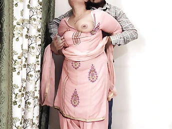 Chhote Bhai Ne Choda. Hindi