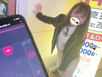 Manga porn beauty round a phat culo coupled with a voluptuous figure gets a lord it over hot amaze in her luxurious underthings