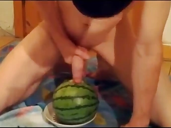 Yam-sized watermelons in insane 2-on-one act!
