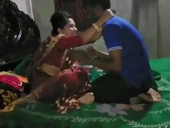 Hot Indian wife Suhagrat Changeless screwing video