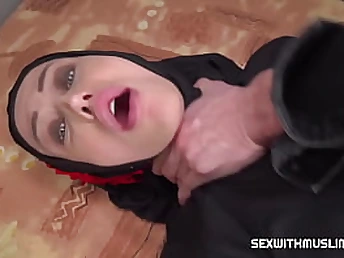 Caught hijab-dressed in COUGAR giving blow-job in Arab porn movie