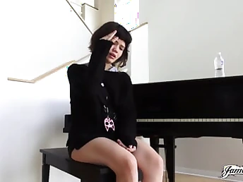 Yhivi gets her selfish pussy ravished off out of one's mind James Deen's whacking big cock in HD porn