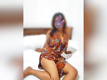 Ashawariya1's cock-squeezing puss gets pummeled connected with special Thai vid