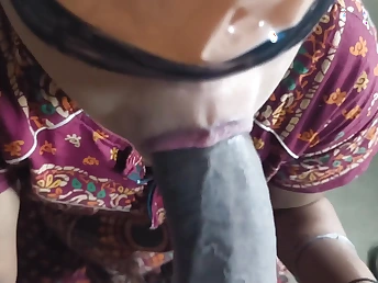 Desi Aunty Ki Gajab Ki Gand Chudai & Footjob Joke with her Indian Desi Friend