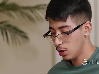 Melody Marks loses her virginity to her hot and horny stroke friend's boyfriend - it's a hot, hot, stroke side thing!