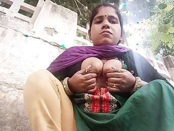 Witness Indian Bhabhi get her snatch and cootchies moist and ultra-kinky in a homemade peeing prizefight
