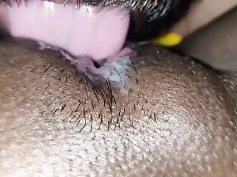 See this super-fucking-hot Indian teenage get the brush honeypot creamed while yelling with elation