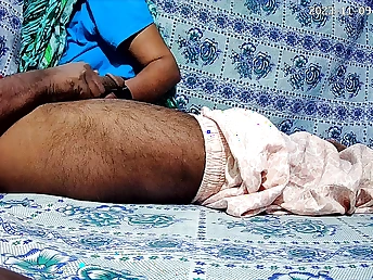 Naughty Indian parents bang their legitimate-yr-older daughter-in-law in the cookhouse