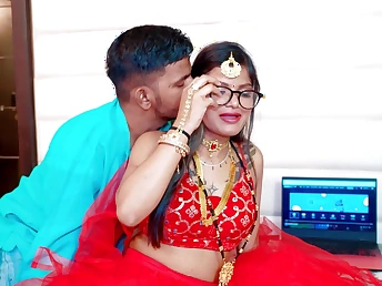 Hot Indian MILF gets her first adulthood with her fresh shush in hot desi action